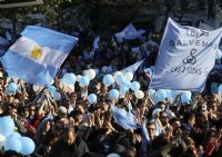 Iglesias evangélicas encabezaron una multitudinaria manifestación contra la legalización del aborto en el obelisco