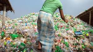 7 de cada 10 personas apoyan la creación de reglas globales para acabar con la contaminación por plástico