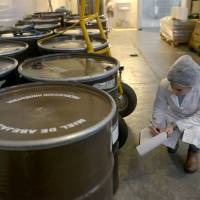 China habilitó 18 establecimientos para exportación de miel