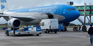 Aerolíneas Argentinas agregó otros 15 vuelos y ya suman 32 los viajes especiales para repatriar a ciudadanos argentinos