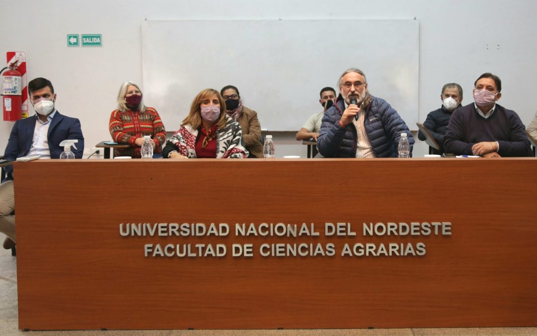 En la presentación del proyecto de ley de Agroecología, Basterra advirtió: ‘No se puede producir a cualquier costo’