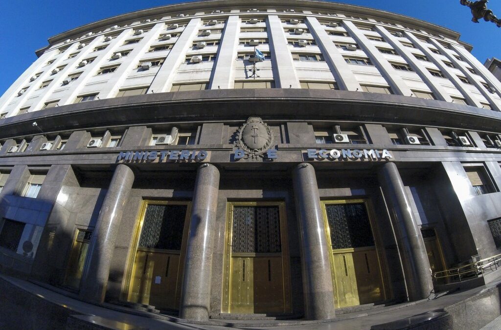 Artana: «Si no se repite la suerte del 2021, el 2022 va a ser de bajo crecimiento y alta inflación»