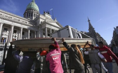 Canoas en el Congreso: pescadores artesanales reclaman por políticas públicas para el sector