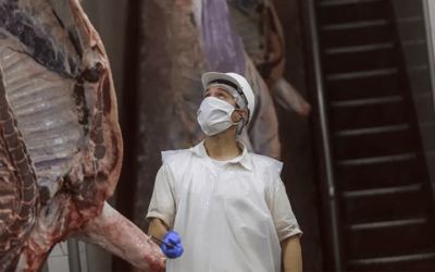 En medio de la crisis los argentinos mantuvieron un alto consumo de carnes, pero a costa de achicar sus exportaciones y aumentar sus importaciones