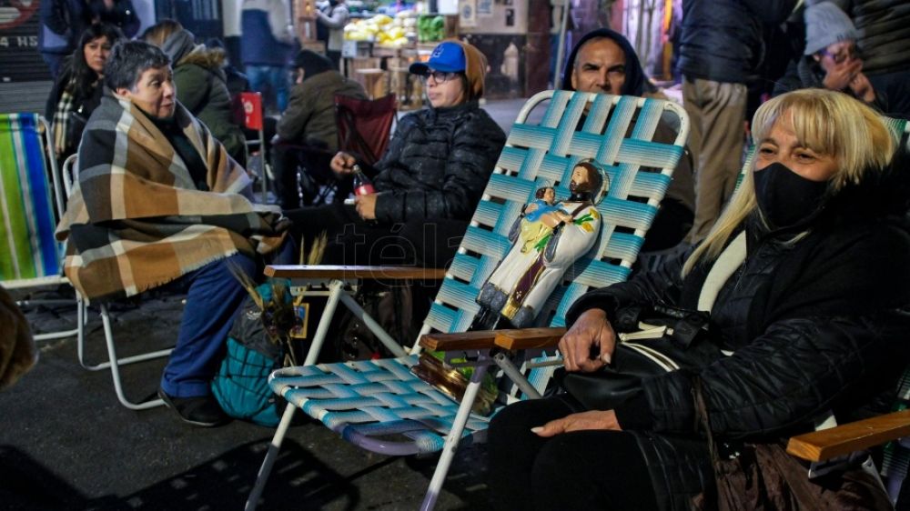 Miles de fieles celebran a San Cayetano, el patrono del pan y el trabajo