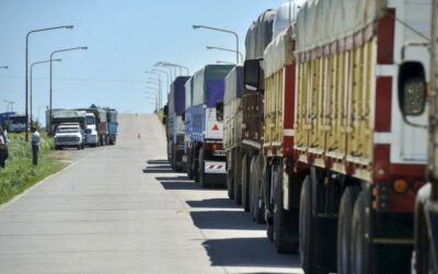 Transportistas de cargas advierten que siguen las complicaciones para el abastecimiento de combustible