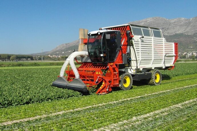 La máquina que cosecha verduras y aspira insectos