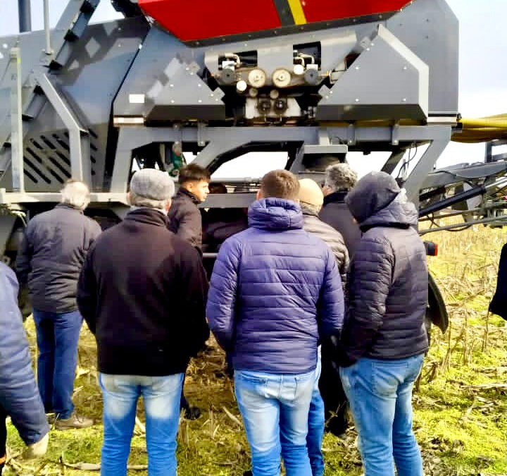 Indecar realiza una serie de demostraciones a campo con sus sembradoras y fertilizadoras