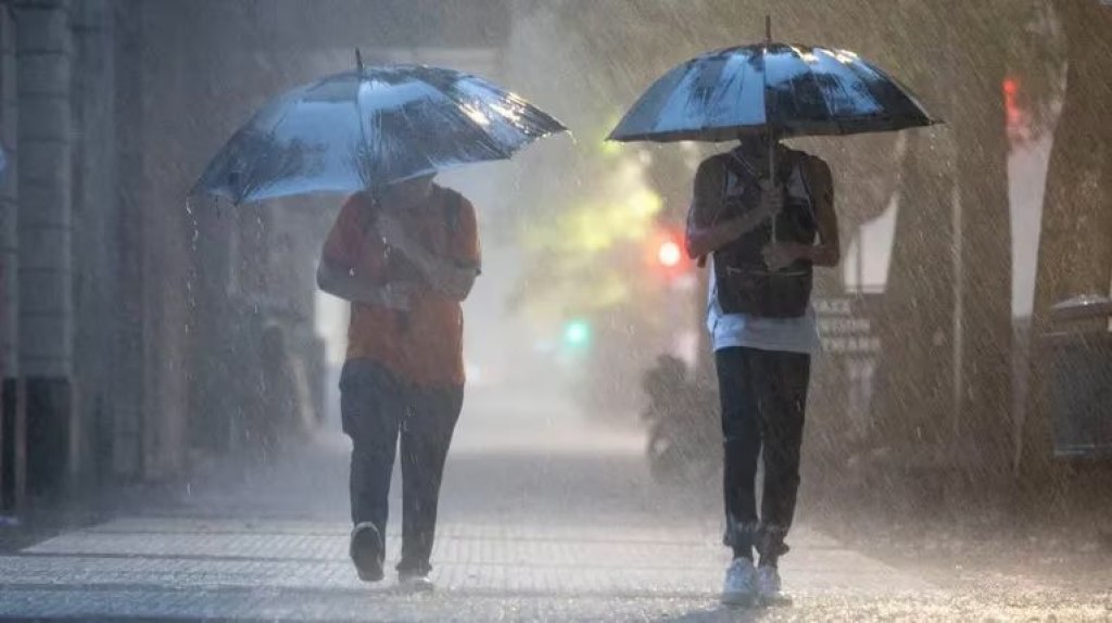 Continúa el temporal y las lluvias ya superan los 170 milímetros en algunos barrios porteños: hay alerta naranja y amarilla