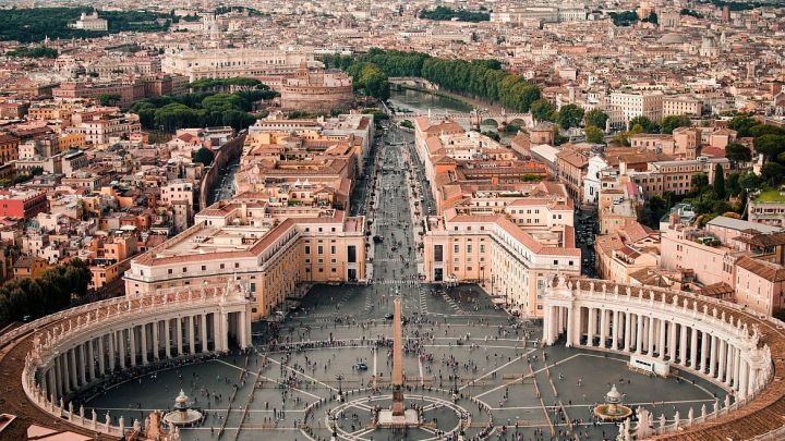 ¿Cuánto sale viajar a Roma para despedir al Papa Francisco?