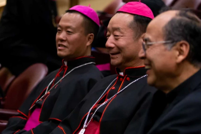 China guarda silencio sobre la muerte del Papa Francisco en medio de homenajes mundiales