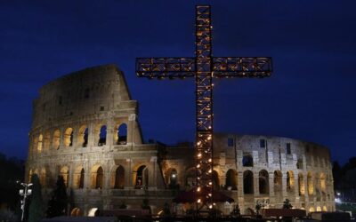 El Papa prepara las meditaciones para el viacrucis en el Coliseo