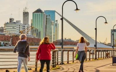 Se profundiza el déficit turístico: cada vez más argentinos viajan al exterior y llegan menos extranjeros