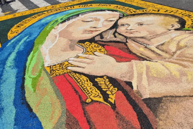 Roma celebró a sus santos patronos con un estallido de flores de colores