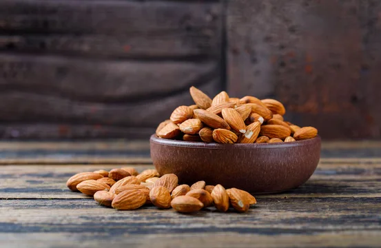 El poder de las almendras: 5 beneficios saludables de comer un puñado cada noche