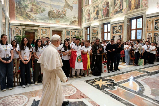 León XIV confía una misión a los jóvenes peruanos del Jubileo: ser el rostro de Cristo