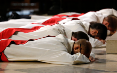 Piloto de combate, banquero… Tuvieron un gran trabajo y se convirtieron en sacerdotes
