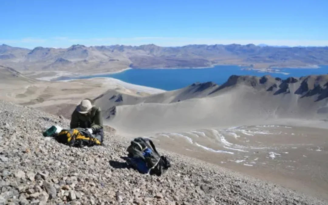 Tres volcanes están bajo alerta amarilla en Mendoza por aumento de actividad sísmica y térmica