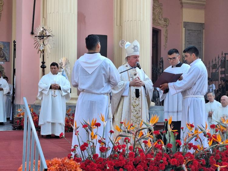 Salta renovó el pacto de fidelidad y el arzobipo dijo que «el Señor nos invita a abrir el corazón y salir de nosotros mismos»