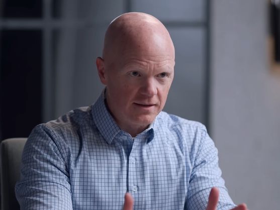 Benjamin Bikman, médico experto en insulina: “Cuanto menos carne come una persona, más pequeño se vuelve su cerebro”