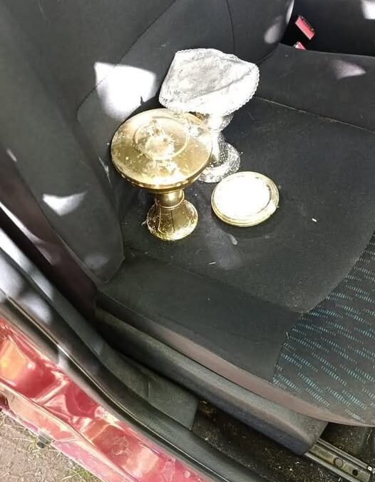 Incendio destruye la Capilla Sagrada Familia en Pehuen Co pero el sagrario sobrevivió intacto