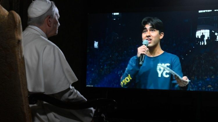 El Papa a los jóvenes: La tecnología puede ayudarnos a vivir nuestra fe cristiana