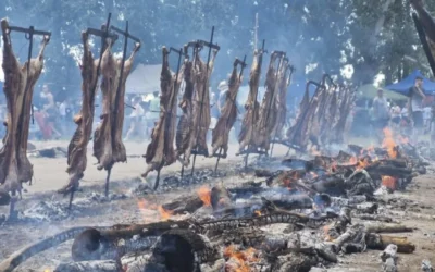 Un pueblito celebra su fiesta con 50 corderos asados a la estaca: ¿dónde?