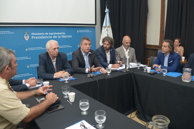 La mesa equina se reunió con Etchevehere