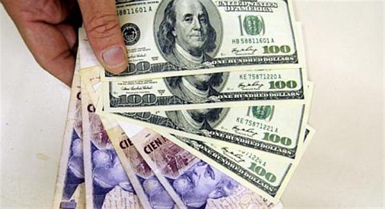 Dólar mantiene sus precios y se vende a 39,21 pesos