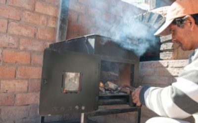 Cien familias del bosque nativo recibieron cocinas a leña eficientes