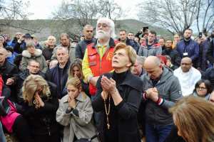 «Queridos hijos, mientras los miro a ustedes que aman a mi Hijo, mi Corazón se llena de ternura»