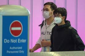 China acusó hoy a Estados Unidos de «sembrar el pánico» por las medidas tomadas por el coronavirus