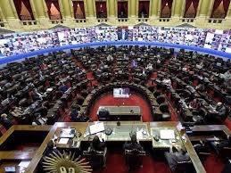 El gobierno quiere unificar la alícuota del IVA para todas las leches en un 10,5%: qué implica para empresas y consumidores