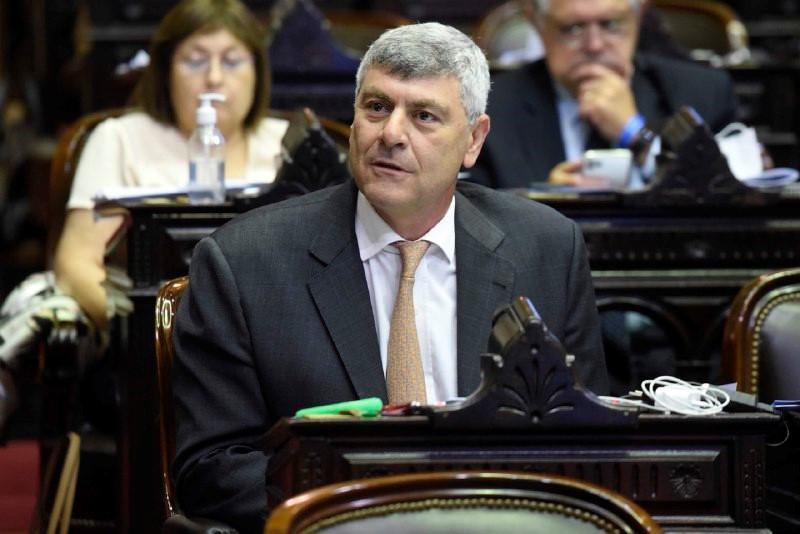 Buryaile: “El Poder Ejecutivo no puede tomar como propia la facultad de establecer derechos de importación y exportación, es una facultad del Poder Legislativo porque así lo establece la Constitución”