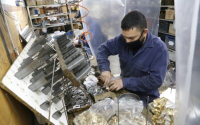 La industria pyme subió solo 1,7% anual en julio y acentuó su desaceleración