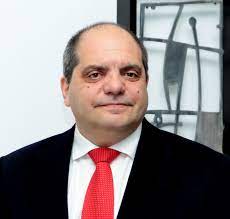 Llega la política a economía, dólar a prueba