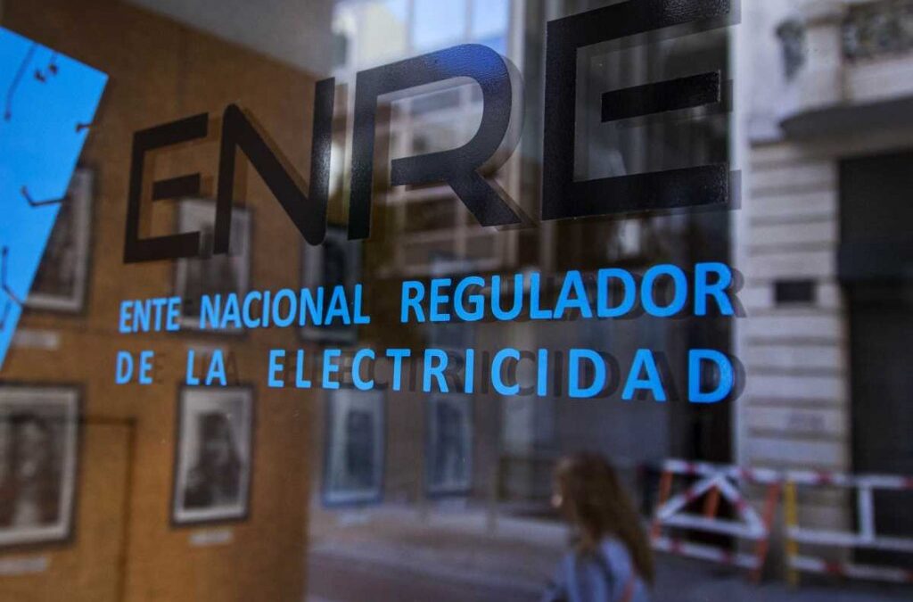 Quita de subsidios: el Gobierno estableció los nuevos cuadros tarifarios de Edenor y Edesur
