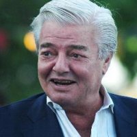 Al final, llovieron piedras