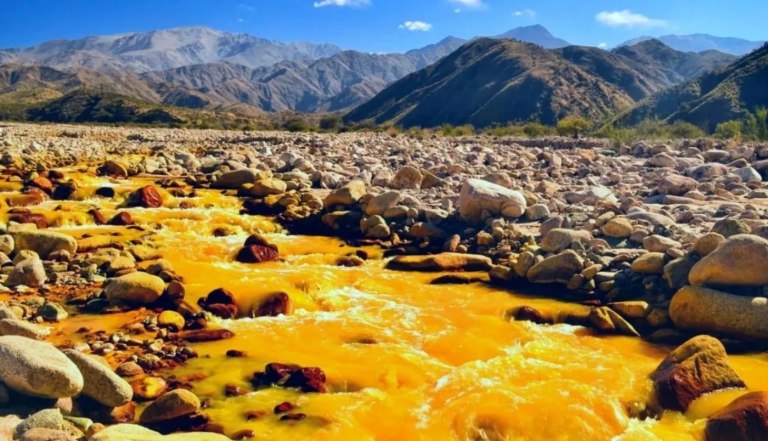 Dónde queda el «Río de Oro» que tiene la Argentina y casi nadie conoce