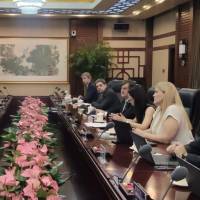 Una comitiva argentina busca fortalecer el intercambio comercial con China?