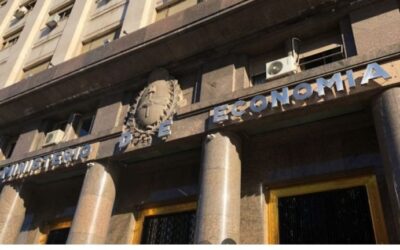 Economía dijo que «no hay número mágico» para el dólar, explicó por qué se devaluó y admitió: «Es un momento muy difícil»