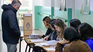 Cerraron los comicios en todo el país y habría escenario de balotaje