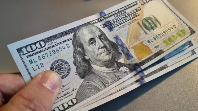 El dólar blue abrió este martes a $1.105 para la compra y $1.135 para la venta