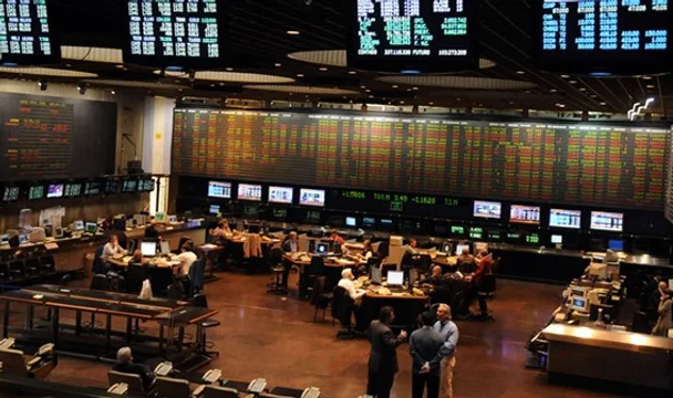 El mercado en el subibaja: las acciones arrancan agosto con fuertes caídas