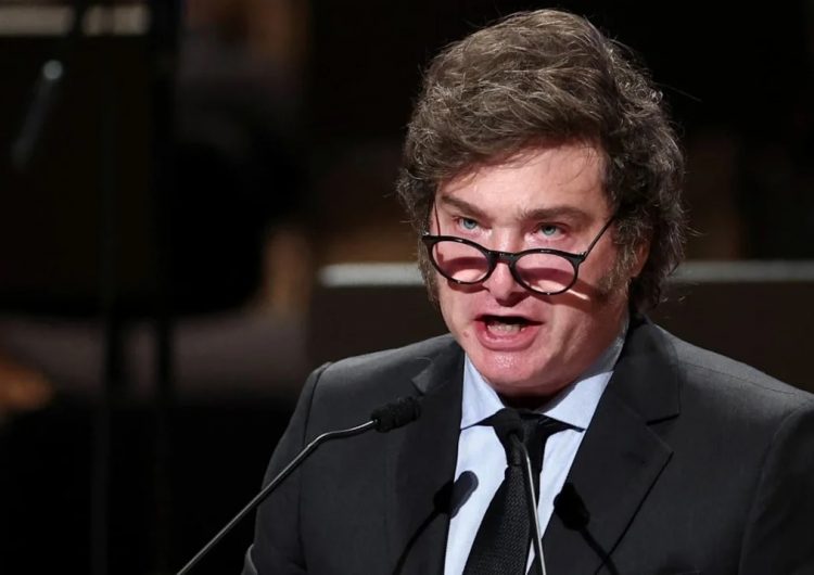 ¿Cae la imagen pública de Milei? Una encuesta rompe la tendencia