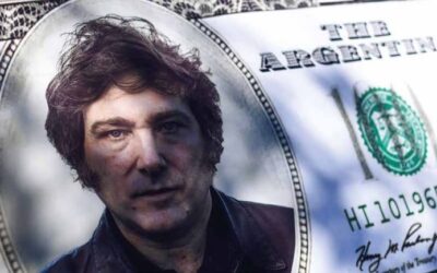 Avanza el bimonetarismo de Milei: precios en pesos y dólares con la incorporación de tarjetas de doble moneda