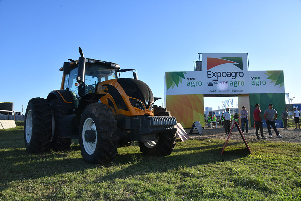 Valtra, el tractor oficial de Expoagro 2025, lleva tecnología y soluciones al campo
