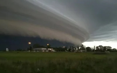 Temporal con granizo y ráfagas dejó destrozos y heridos en Gualeguaychú, se mantienen en alerta por tormentas el domingo