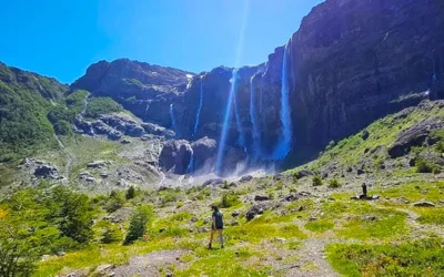 Cómo es el sendero de trekking argentino que se parece a un paisaje de ensueño de los Alpes suizos