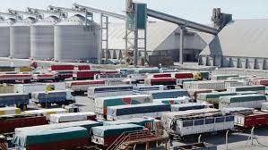 Ingresaron 4,9 millones de toneladas de granos a los puertos del Gran Rosario en diciembre, el tercer volumen más alto en la historia